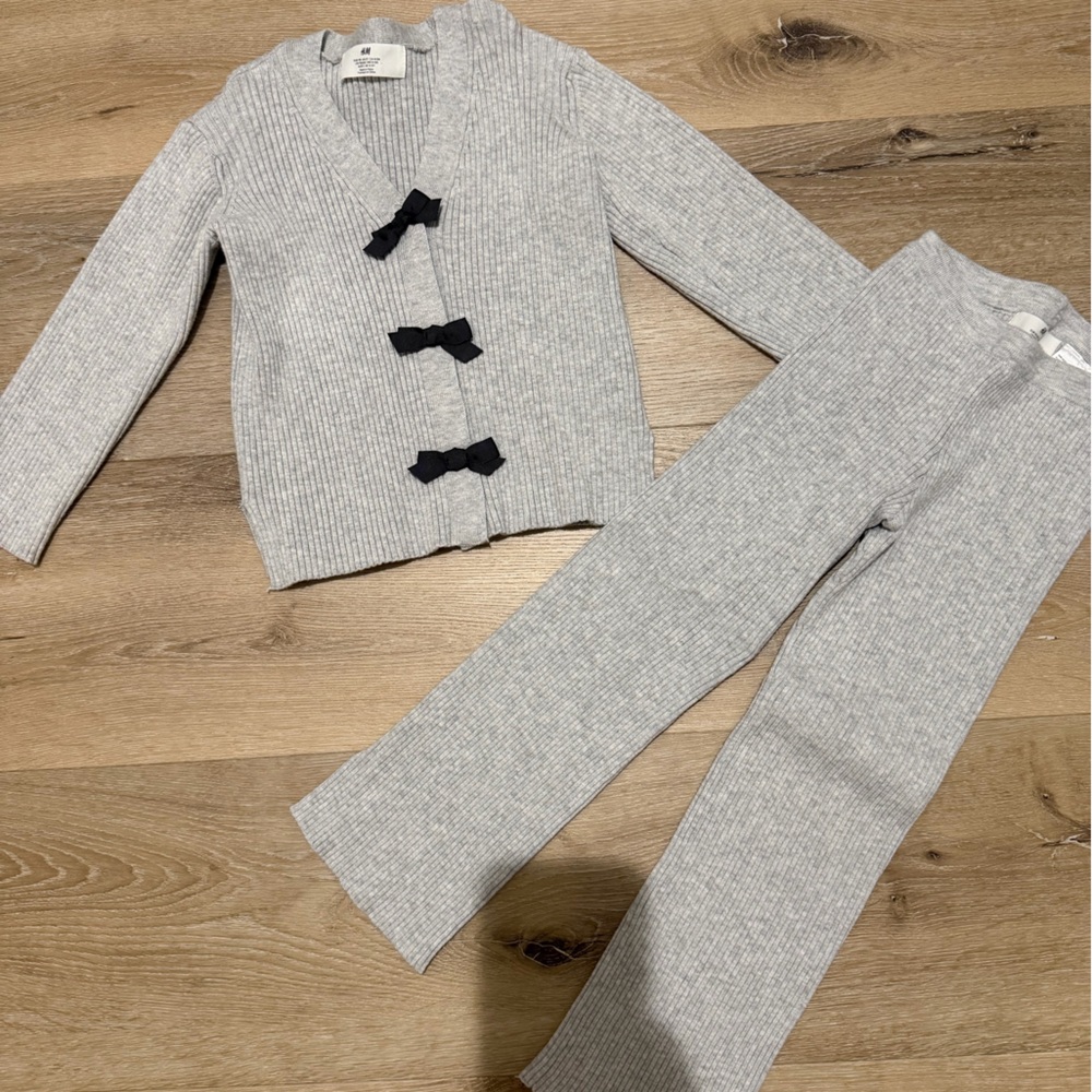 Girl’s H&M matching ribbed set, 5t, like new